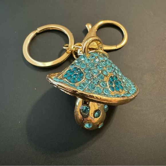 NWOT Jeweled Mushroom Keychain Clip - Picture 1 of 13